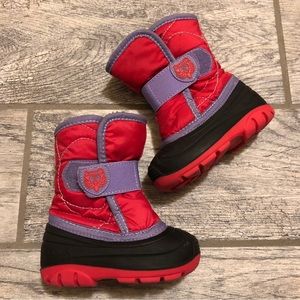 Like new zelcro Toddler girls size 5 Kamik snow boots